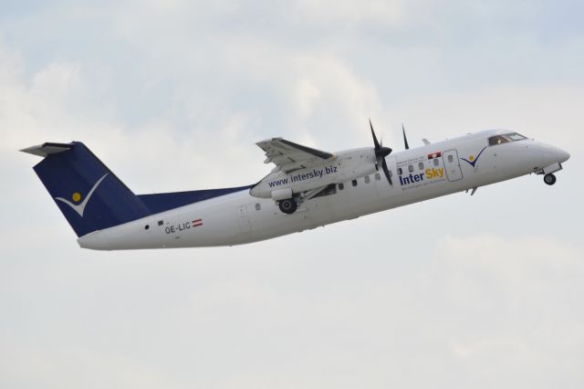 de Havilland Dash 8-300 (OE-LIC)