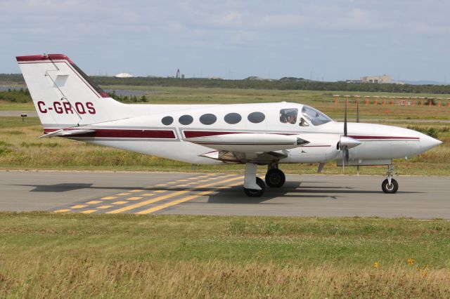 Cessna 421 (C-GRQS)