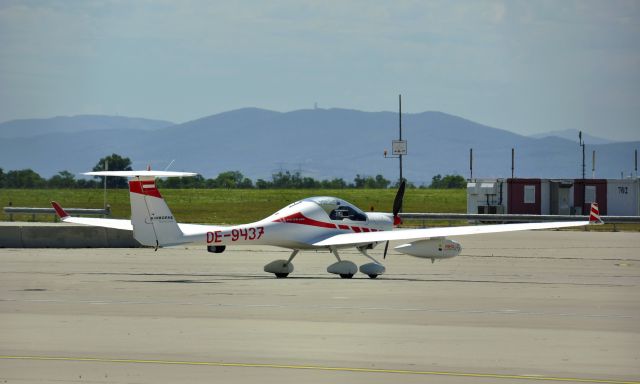 AOT9437 — - Diamond HK-36TC Super Dimona OE-9437 in Vienna