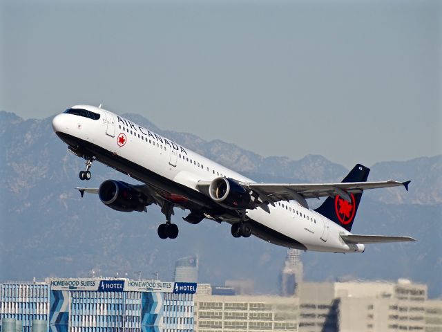 Airbus A321 (C-GIUB) - First entry in database in New Markings. Noted 21 Jan 2018 at LAX