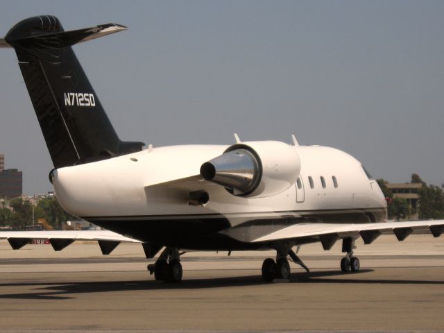 Canadair Challenger (N712SD) - PARKED AT SANTA ANA