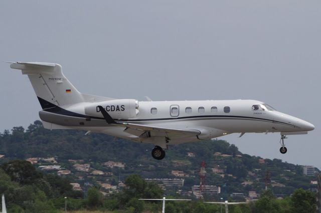 Embraer Phenom 300 (D-CDAS) - 10 juin 2018