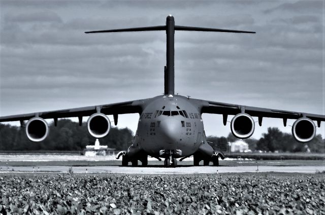 Boeing Globemaster III (N50103)