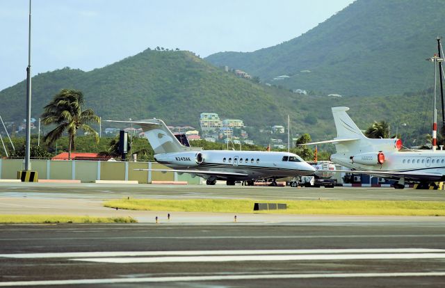 Hawker Beechcraft 4000 (N349AK)