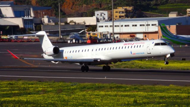 Bombardier CRJ-1000 (EC-LJT)