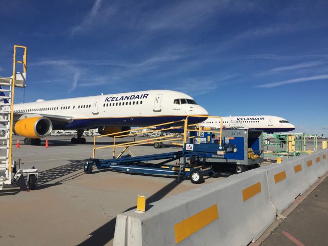 Boeing 757-200 (TF-FIY) - First time I have seen two IcelandAir planes at DIA at the same time.