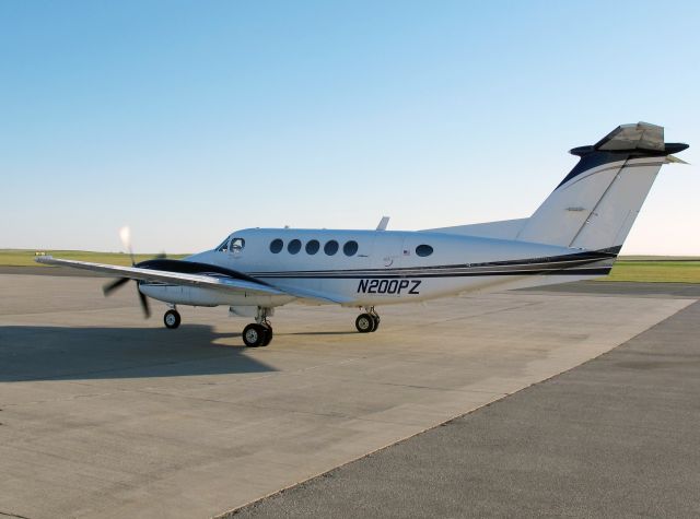 Beechcraft Super King Air 200 (N200PZ)