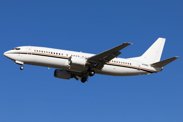 BOEING 737-400 (N129AC)