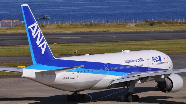 Boeing 777-200 (JA716A)