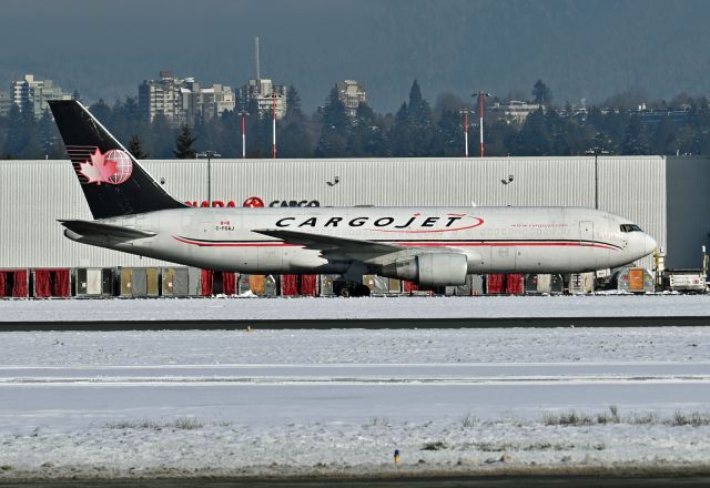 BOEING 767-200 (C-FGAJ)