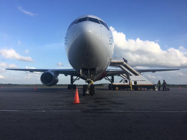 Boeing 737-500 (HR-EMH)