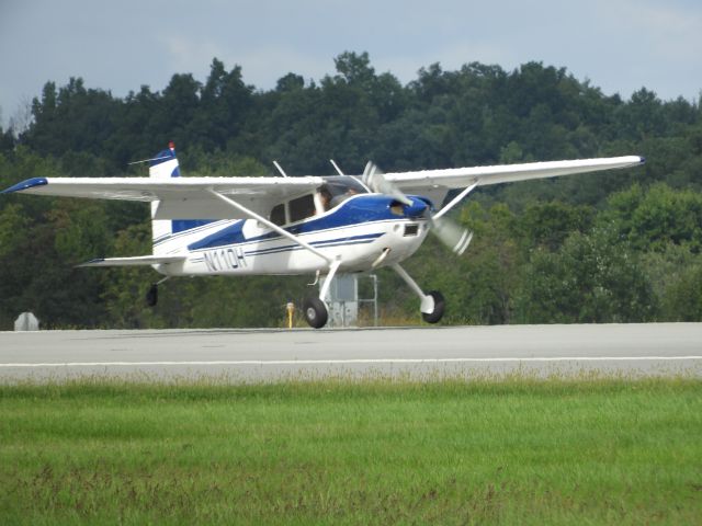 Cessna Skyhawk (N110H)