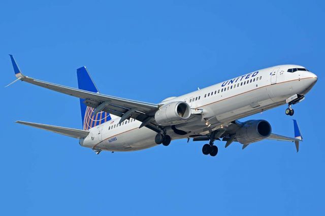 Boeing 737-900 (N69885) - United Boeing 737-924 N69885 at Phoenix Sky Harbor on December 18, 2017.