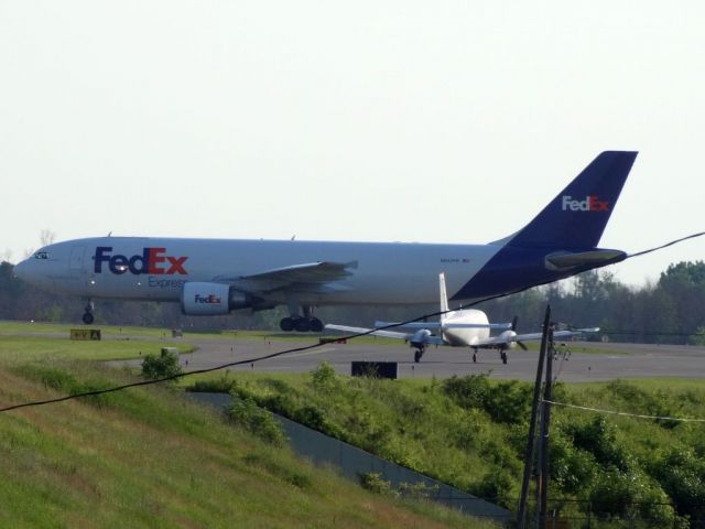 Airbus A300F4-600 (N652FE)