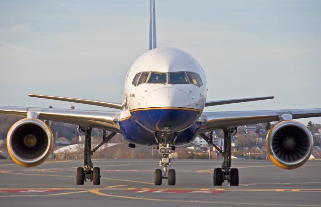 Boeing 757-200 (TF-FIJ) - Surtsey