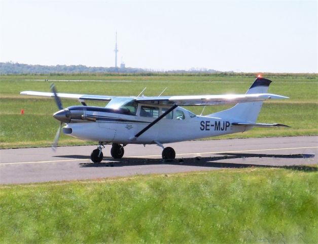 Cessna 206 (turbine) (SE-MJP)