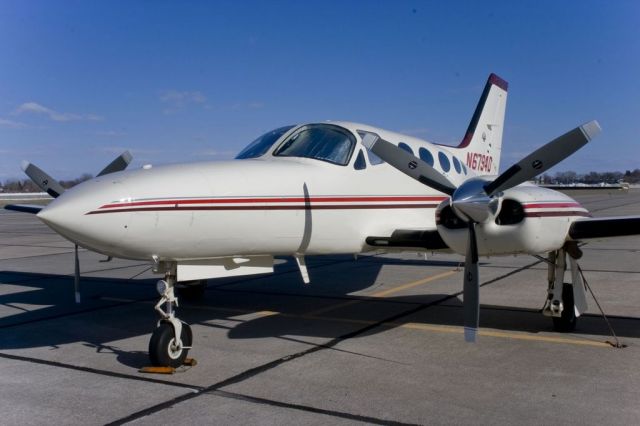 Cessna 421 (N6794D)