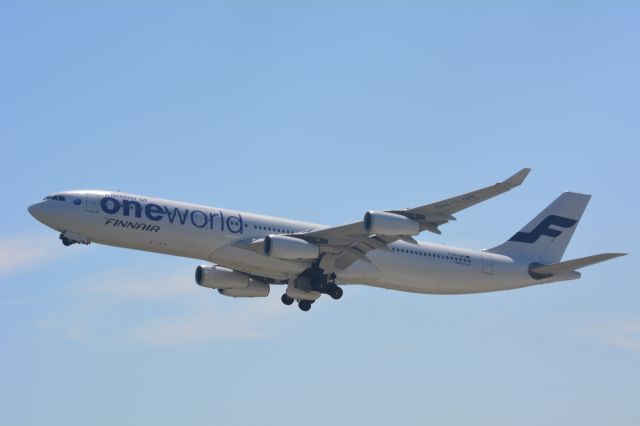 Airbus A340-300 (OHLОE) - ワンワールドです。