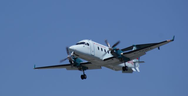 Beechcraft 1900 (C-GORA) - Air Canada - Star Alliance