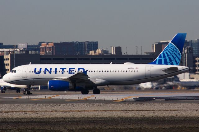 Airbus A320 (N412UA)