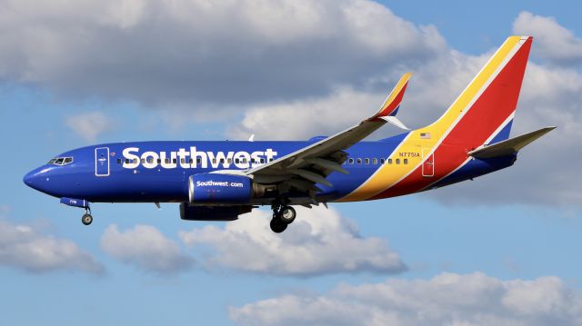 Boeing 737-700 (N7751A)