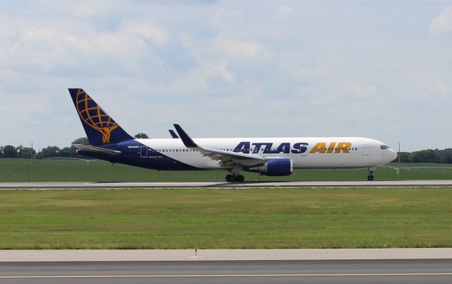 BOEING 767-300 (N645GT) - Atlas Airs Boeing 767-300 on its takeoff roll down Runway 36L @ Huntsville International - August 23, 2016