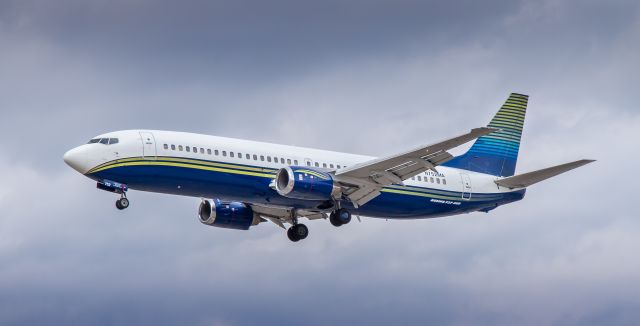 BOEING 737-400 (N752MA)