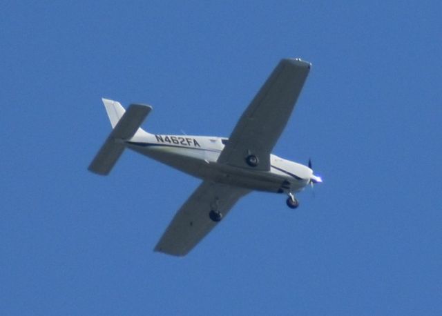 Piper Cherokee (N462FA) - In bound Runway 6 at Wings Field (KLOM)