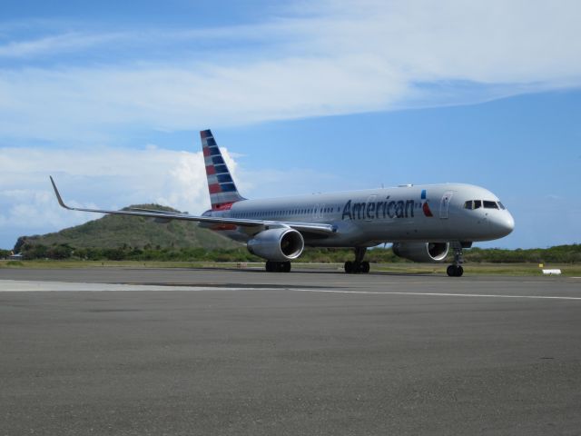 Boeing 757-200 (N195AN)