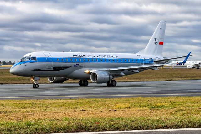 Embraer ERJ 175 (SP-LIM) -  Embraer ERJ-175LR SP-LIM LOT - Polish Airlines (Retro Livery)