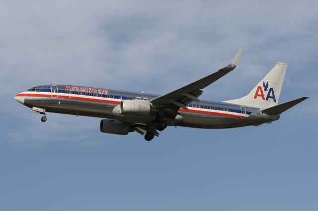 Boeing 737-800 (N928AN) - November 25, 2007 - approached Philadelphia 