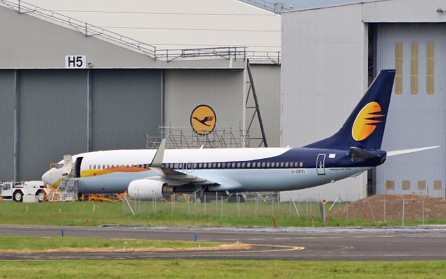 Boeing 737-800 (G-DRTI) - jet2 b737-8fh g-drti at shannon 24/5/19.