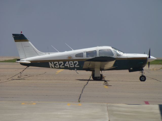 Piper Cherokee (N32492)