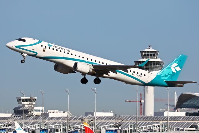 Canadair Regional Jet CRJ-900 (I-ADJP)