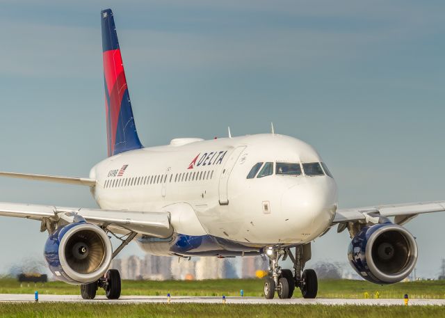 Airbus A319 (N349NB)