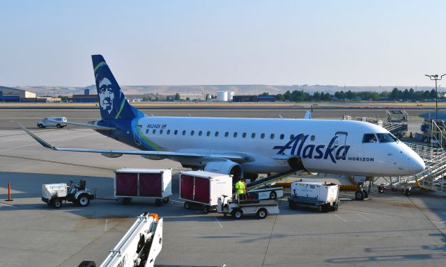 Embraer 175 (N624QX) - Alaska Airlines Embraer ERJ-175LR N624QX in Boise 