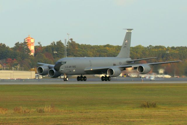 59-1446 — - 'Maine 85' performing touch and gos on runway 33    9/24/20