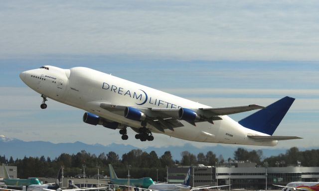 Boeing Dreamlifter (N249BA) - Doeing DREAMLIFTER N249BA