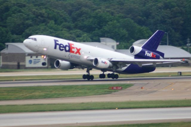 McDonnell Douglas DC-10 (N311FE)