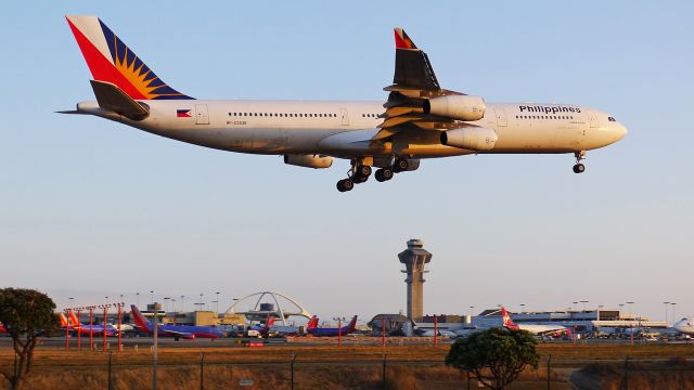 Airbus A340-300 (RP-C3436)