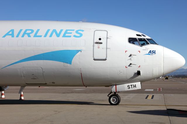 Boeing 737-700 (EI-STH)
