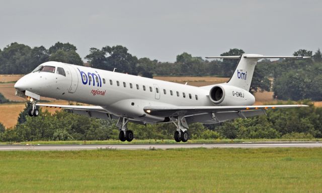 Embraer ERJ-145 (G-EMBJ)