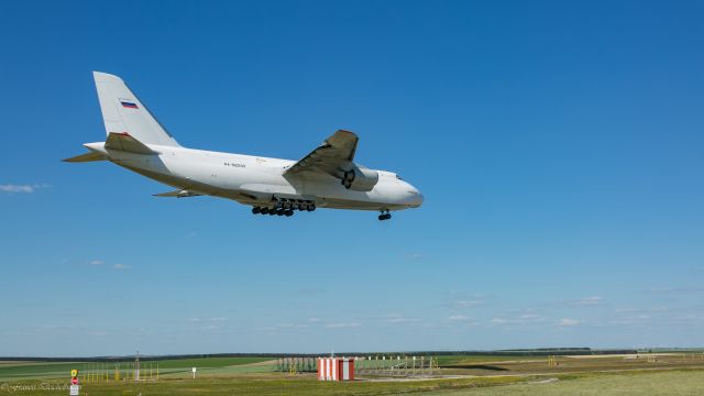 Antonov An-124 Ruslan (RA-82042)