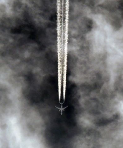 Boeing 787-9 Dreamliner (CC-BGD) - CC-BGD | LAN750 | SCL>GRU | B-789br /VERTICAL DE CASCAVEL-BRA | 17.05.2017 - 10:44 | FL390