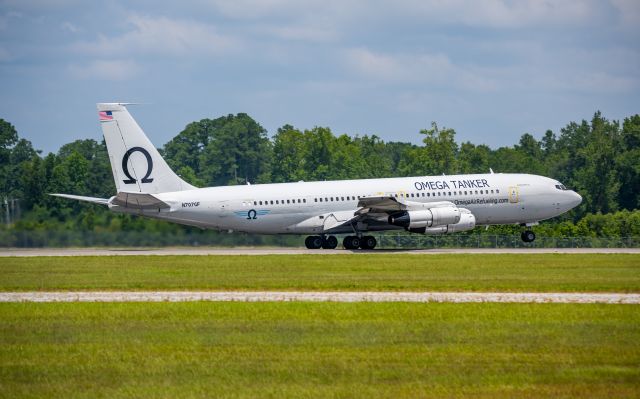 Boeing 707-300 (N707GF)