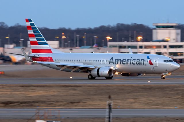 Boeing 737-800 (N953NN)