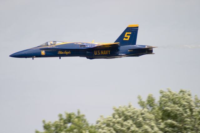 — — - Blue Angels Solo Jet Skims the Trees at La Crosse, WI 2007