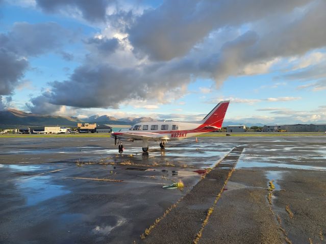 Piper Navajo (N828KT) - Parked on the ramp