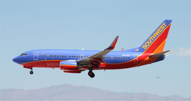 Boeing 737-700 (N903WN)