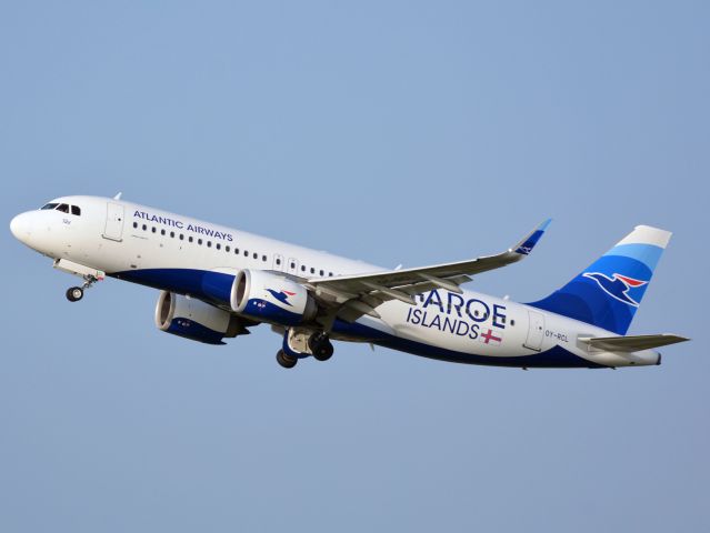 Airbus A320neo (OY-RCL) - St. Magleby RWY22R